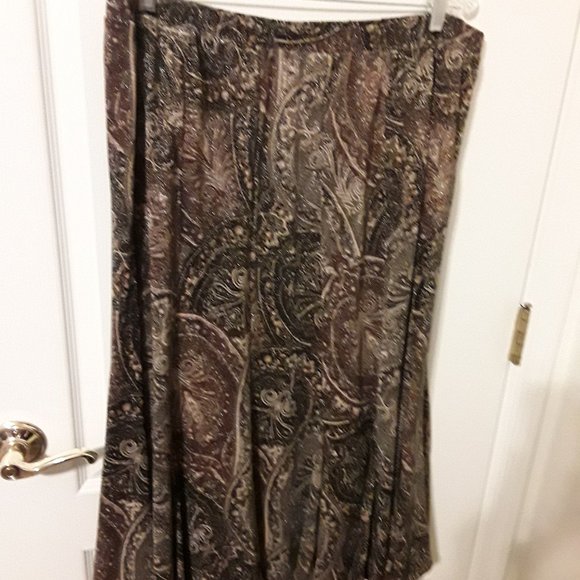 Brown sparkle patterned skirt with gold ca… - Picture 2 of 8